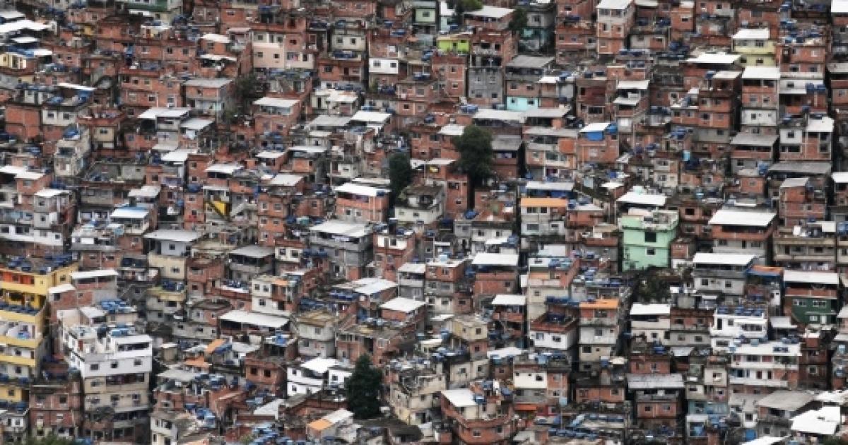 Traficantes invadem favela em Olaria e fazem vídeo ostentando armamentos