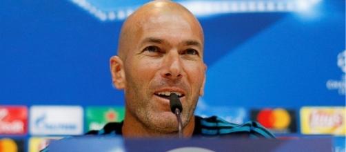Zidane sous le charme d'un Lyonnais - Football - Sports.fr - sports.fr