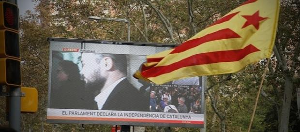 La declaración de independencia y la República virtual de algo La declaración de independencia y la República virtual de algo