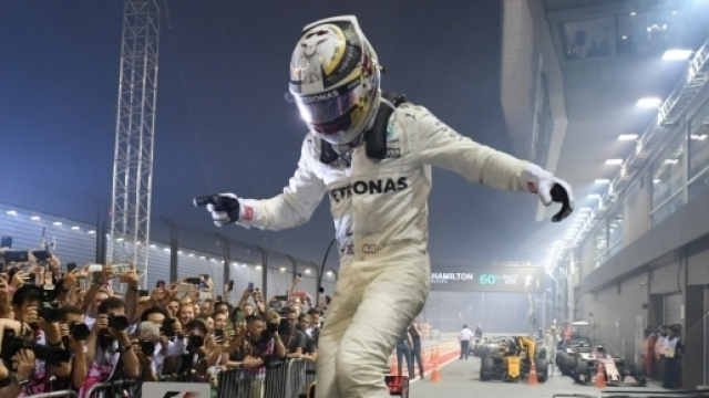 GP de Singapour: Hamilton s'envole sous la pluie, Vettel perd très ... - bfmtv.com
