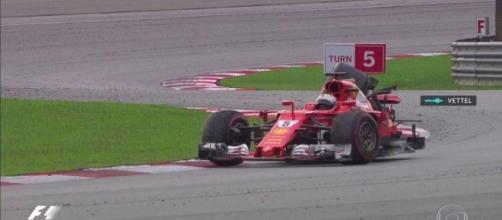 La macchina di Vettel dopo l'incidente con Stroll