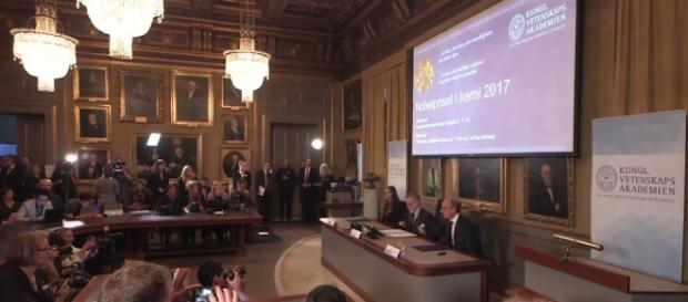 Le Prix Nobel de Chimie remis aujourd'hui à trois chercheur pour leurs travaux sur la cryo-microscopique électronique Le Prix Nobel de Chimie remis aujourd'hui à trois chercheur pour leurs travaux sur la cryo-microscopique électronique