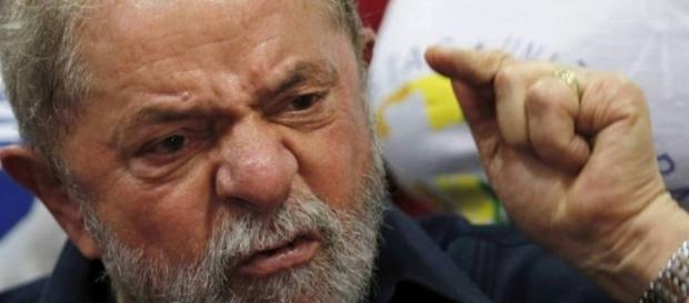 Lula se mostrou irritado com MP, PF e Moro Lula se mostrou irritado com MP, PF e Moro