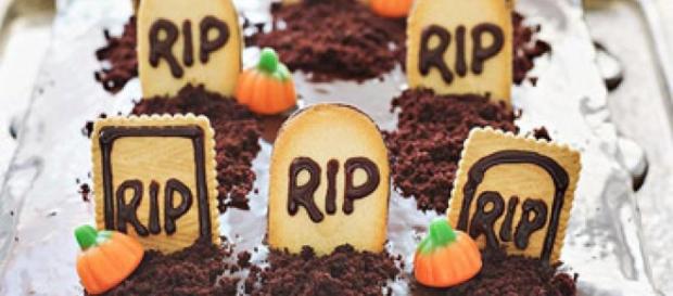Ecco u esempio di torta di halloween da creare con un po' di fantasia Ecco u esempio di torta di halloween da creare con un po' di fantasia