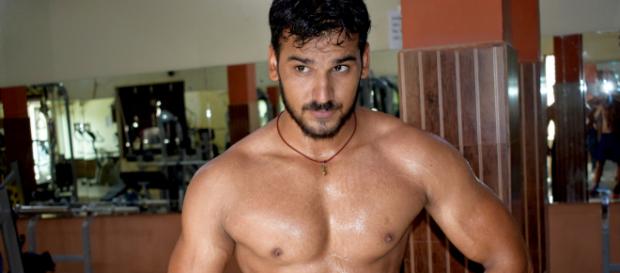 Homens do signo de escorpião são intensos como parceiros Homens do signo de escorpião são intensos como parceiros