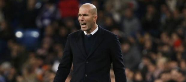 Zinedine Zidane se enfrenta a su situación más difícil en el Real Madrid Zinedine Zidane se enfrenta a su situación más difícil en el Real Madrid
