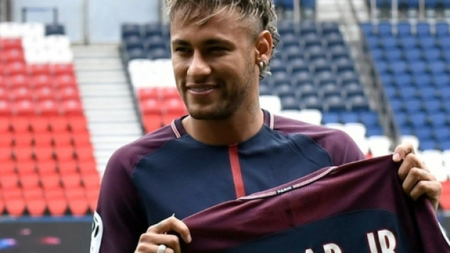 Neymar au PSG : la star ne pourra pas jouer contre Amiens - Le ... - leparisien.fr