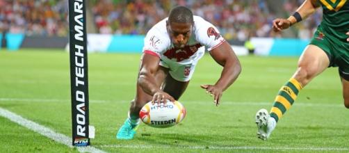 Jermaine McGillvary reaches out for England's only try in their 18-4 loss to Australia in their World Cup opener. Image Source: Daily Mirror