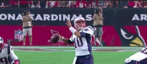 Jimmy Garoppolo tosses a touchdown against the Cardinals - Image Capture YouTube / NFL