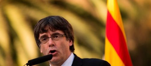 Spagna: Madrid sospende indipendenza, il giudice convoca Puigdemont.