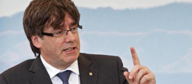 Carles Puigdemont dispuesto a un cara a cara con Mariano Rajoy en ... - lavanguardia.com Carles Puigdemont dispuesto a un cara a cara con Mariano Rajoy en ... - lavanguardia.com