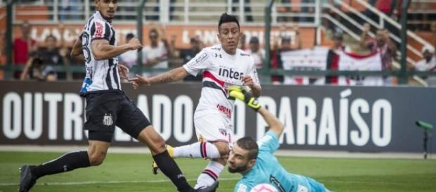 Cueva marcou o segundo gol na vitória contra o Santos Cueva marcou o segundo gol na vitória contra o Santos