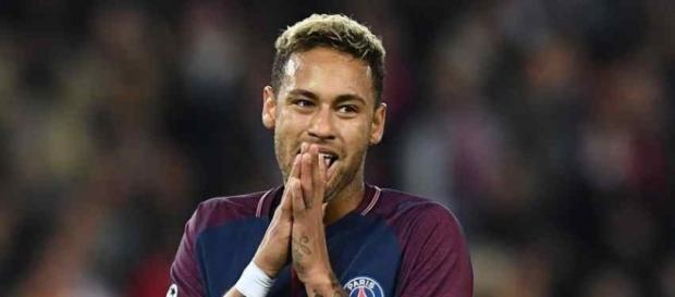 Neymar não está conseguindo ser feliz em Paris Neymar não está conseguindo ser feliz em Paris
