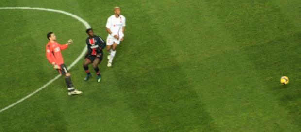 Paris Saint Germain players in action against Lyon in a past match. (Image Credit: Liwinparis/Flickr) Paris Saint Germain players in action against Lyon in a past match. (Image Credit: Liwinparis/Flickr)