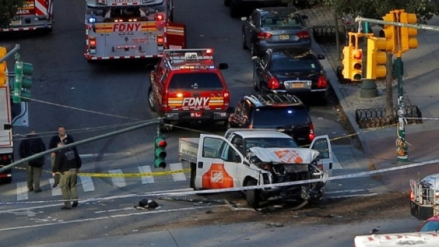 New York, furgone piomba su pista ciclabile e fa strage: il ... - repubblica.it