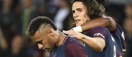 Edinson Cavani (ici aux côtés de Neymar) n'est pas certain d'être Parisien la saison prochaine (bfmtv.com).