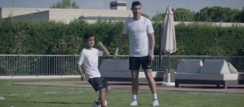 VIDEO : Quand Ronaldo entraîne son fils !