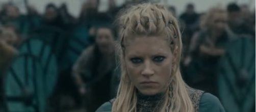 Vikings - Lagertha Attacks Kattegat [Season 4B Official Scene] (4x13) [HD] | Vikinger/YouTube Screenshot