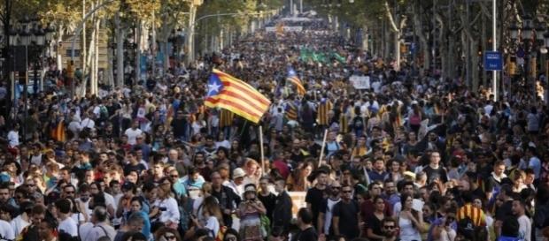 La Catalogne se dresse contre l'Espagne La Catalogne se dresse contre l'Espagne