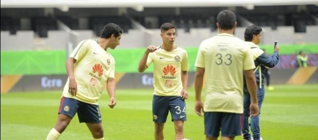 Los jugadores del Club América se preparan para un encuentro. Los jugadores del Club América se preparan para un encuentro.