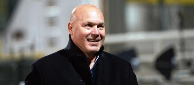 OM : José Anigo ne pense plus à l'OM - bfmtv.com OM : José Anigo ne pense plus à l'OM - bfmtv.com