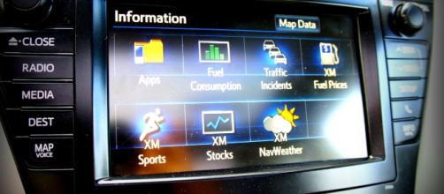 Modern technology in cars could prove to be a dangerous distraction (image via Wikimedia Commons)