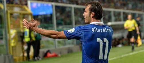 Alberto Gilardino esulta alla sua maniera dopo uno dei suoi diciannove gol in Nazionale