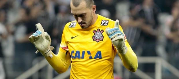 Goleiro ainda tem contrato com o Corinthians Goleiro ainda tem contrato com o Corinthians