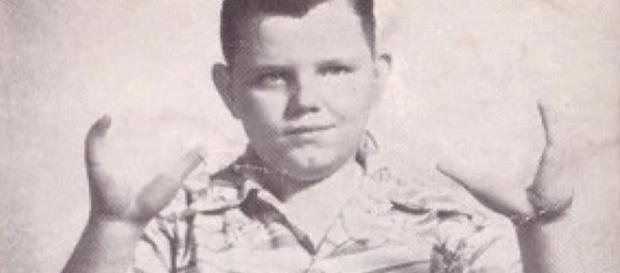 Lobster Boy: The Man Who Turned A Handicap Into A Lethal Weapon - all-that-is-interesting.com Lobster Boy: The Man Who Turned A Handicap Into A Lethal Weapon - all-that-is-interesting.com