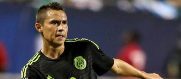 Paul Aguilar disputando un encuentro con la Selección Mexicana de Fútbol Paul Aguilar disputando un encuentro con la Selección Mexicana de Fútbol