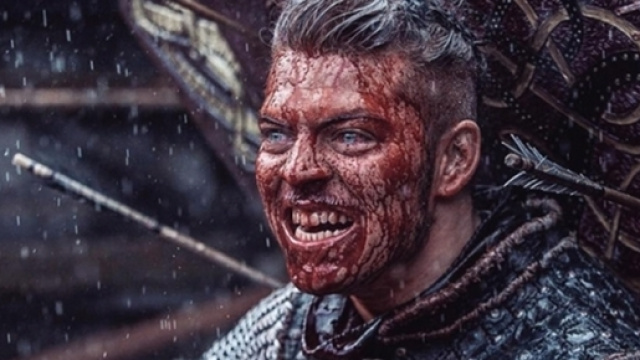 Alex Høgh Andersen offers updates on ‘Vikings’ (via spicypulp.com)