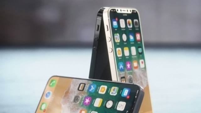 Apple iPhone 8 ed X faranno spazio ad un modello compatto, denominato SE Plus?