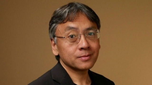 Le Britannique Kazuo Ishiguro reçoit le Nobel de littérature - bfmtv.com