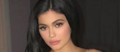 Kylie Jenner [Image by YouTube/Hollyscoop]