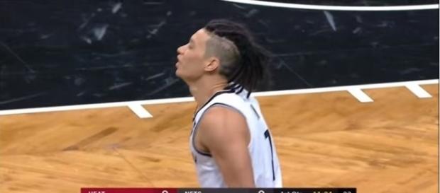 Jeremy Lin rocking his new hair (c) Baiyan | YouTube Jeremy Lin rocking his new hair (c) Baiyan | YouTube
