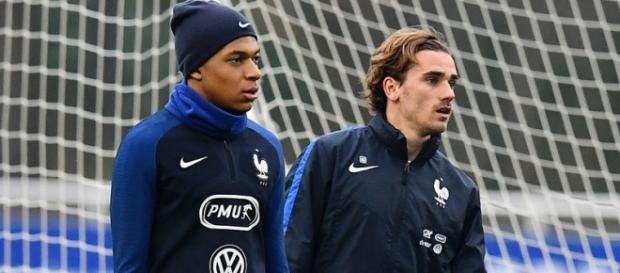 Mbappé demande au PSG de recruter Griezmann ! Mbappé demande au PSG de recruter Griezmann !