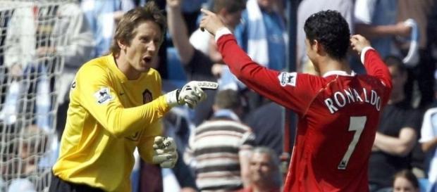 Real Madrid : Van Der Sar révèle les secrets de Ronaldo ! Real Madrid : Van Der Sar révèle les secrets de Ronaldo !