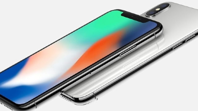 iPhone X, l'uscita slitta a dicembre