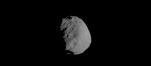 Mars Odyssey captured infrared images of the Martian moon Phobos. [Image Credit: YouTube/SciNEws]