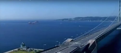 Top five longest bridges in the world [Image via MGS Channel/YouTube screencap]