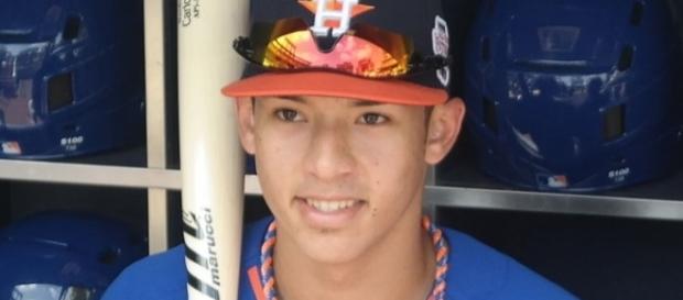 Carlos Correa hit a two-run shot with two outs in the opening frame -- Arturo Pardavila via WikiCommons Carlos Correa hit a two-run shot with two outs in the opening frame -- Arturo Pardavila via WikiCommons