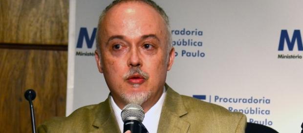 Carlos Fernando dos Santos Lima, emmbro da força-tarefa da Operação Lava Jato, se manifestou sobre Michel Temer Carlos Fernando dos Santos Lima, emmbro da força-tarefa da Operação Lava Jato, se manifestou sobre Michel Temer