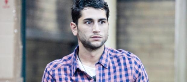 Gf Vip, Jeremias nella bufera di polemiche: Belen lo difende Gf Vip, Jeremias nella bufera di polemiche: Belen lo difende