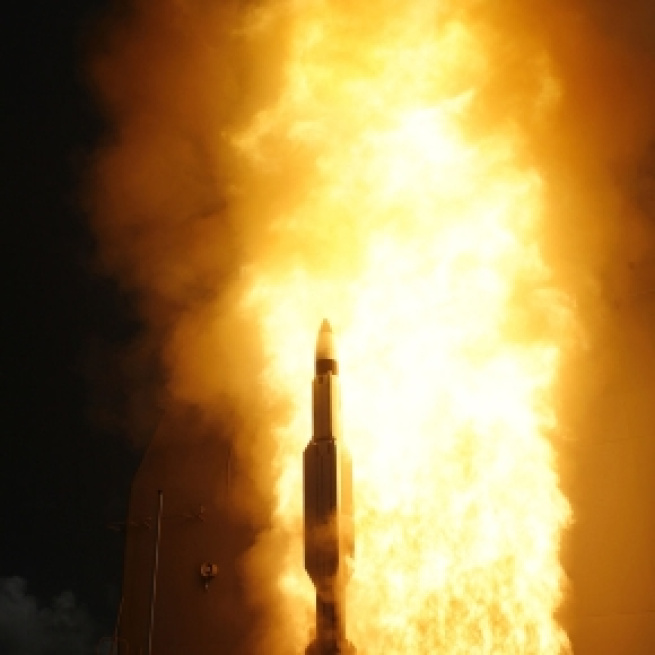 Missile test (Wikimedia commons Specialist 2nd Class Maebel Tinoko (U.S. Navy)_