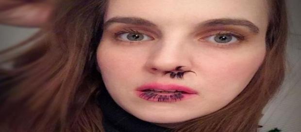 Le estensioni dei peli delle narici del naso sono diventante la nuova moda del momento su Instagram.Fonte:https://www.instagram.com/ Le estensioni dei peli delle narici del naso sono diventante la nuova moda del momento su Instagram.Fonte:https://www.instagram.com/