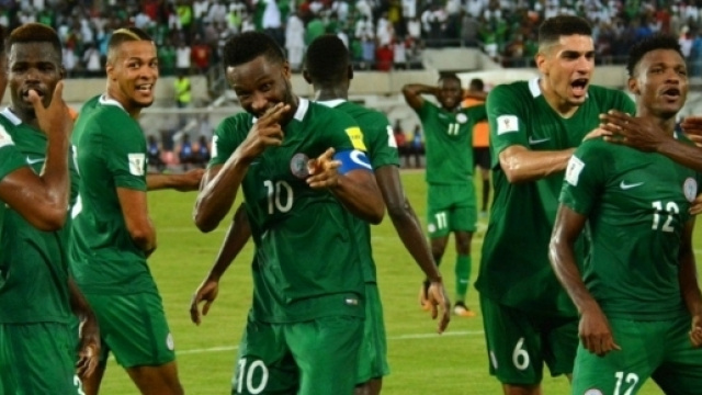 Les Super Eagles fêtent leur victoire contre la Zambie. Ils décrochent leur ticket pour le Mondial 2018 !