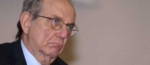 Il ministro Padoan sarebbe contrario al rinvio dell'aspettativa di vita