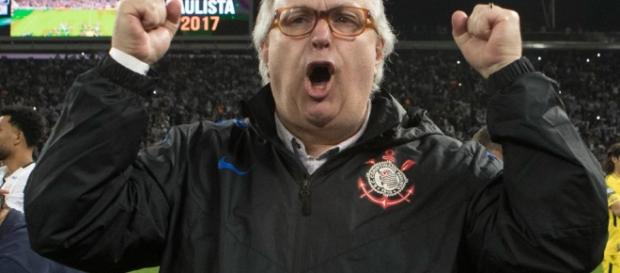 Presidente do Corinthians não cumpre o prometido e irrita patrocinador Presidente do Corinthians não cumpre o prometido e irrita patrocinador