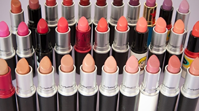 MAC cosmetics, storia TOP e FLOP