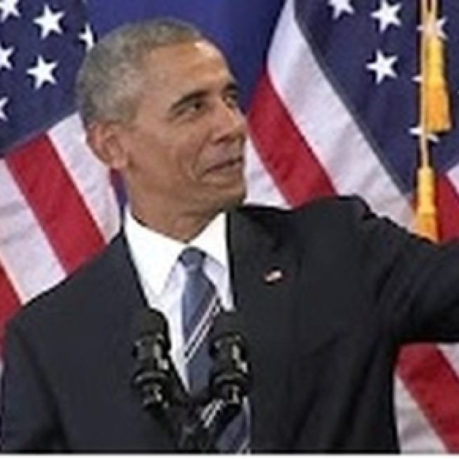 Barack Obama poses for a selfie [Image Source: CNN/YouTube]